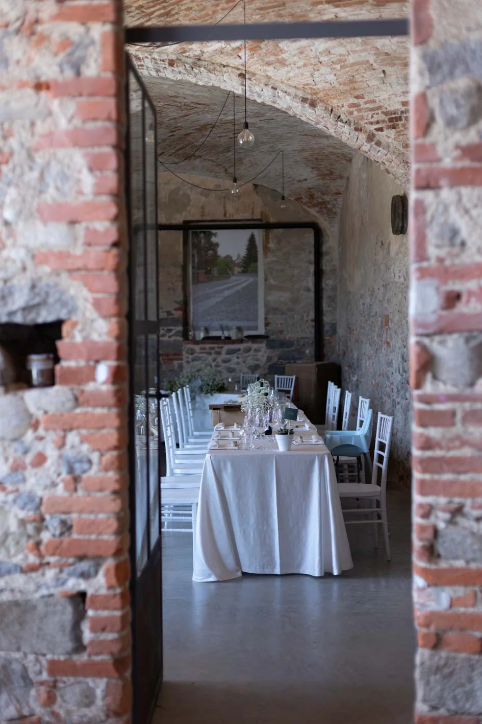 Allestimento elegante di un ricevimento in una location storica